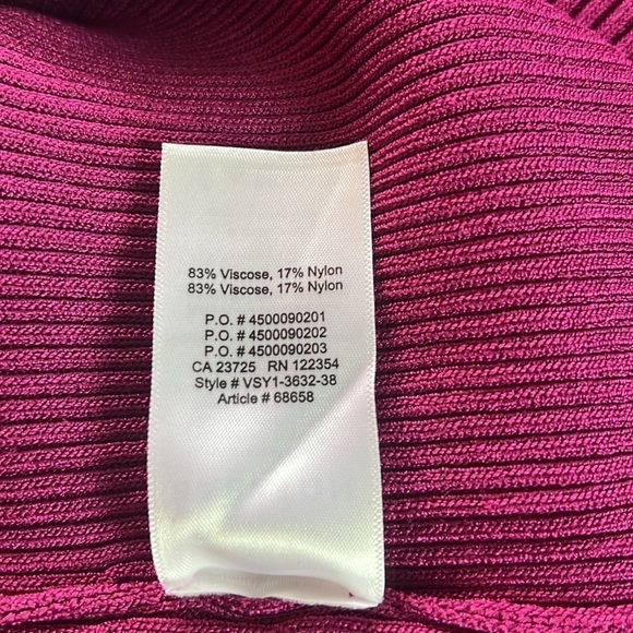 Aritzia Babaton Rio Raspberry Wiley V-neck Sweater Size M - Picture 11 of 12